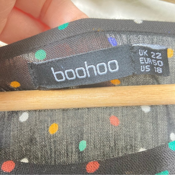 Boohoo Flowy Floral Blouse Size 18 Short Sleeves Black Colorfull Top ruffles - Picture 11 of 13